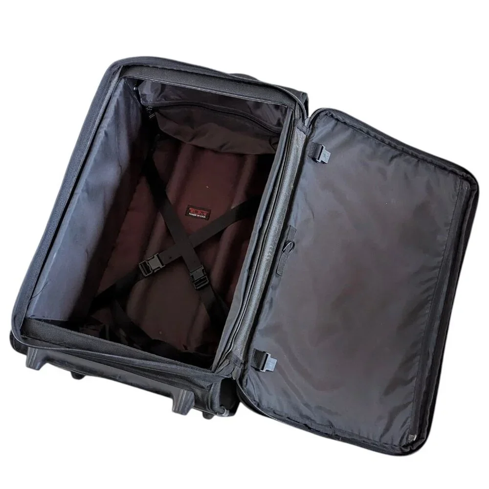 Tumi 23